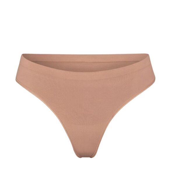 SKIMS Other - NWT SKIMS Soft Smoothing Seamless Thong